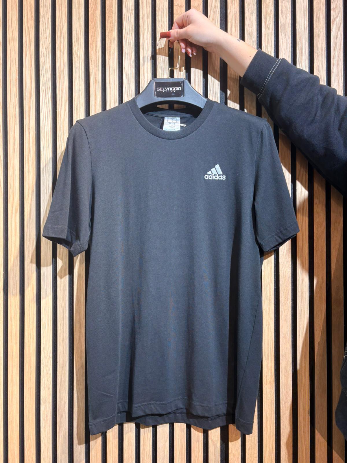 T-Shirt Adidas